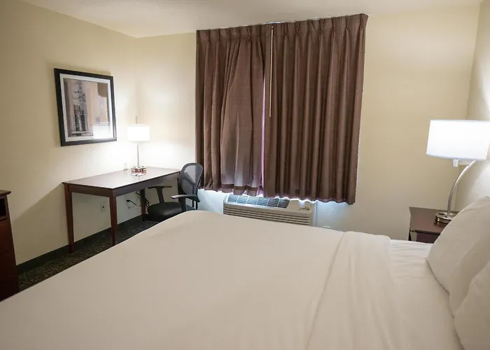 Cobblestone Hotel & Suites - Lamar