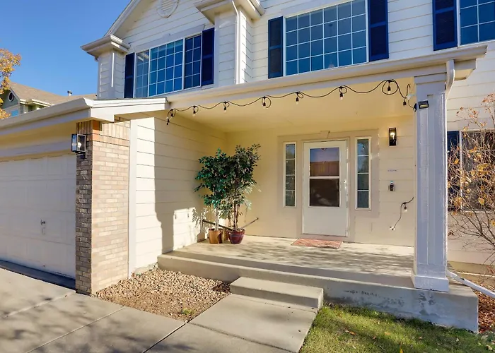 Spacious Thornton Home: 15 Mi To Downtown Denver!
