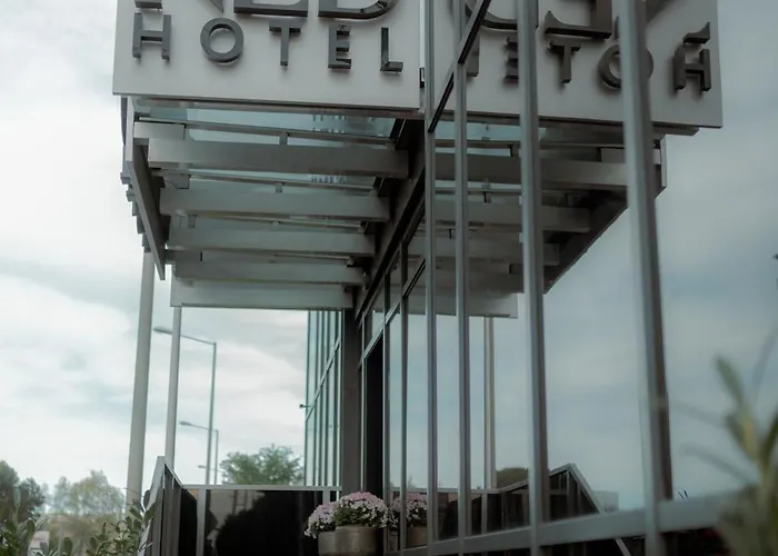 Ned Hotel