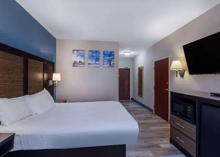 Baymont By Wyndham Kirksville University Area
