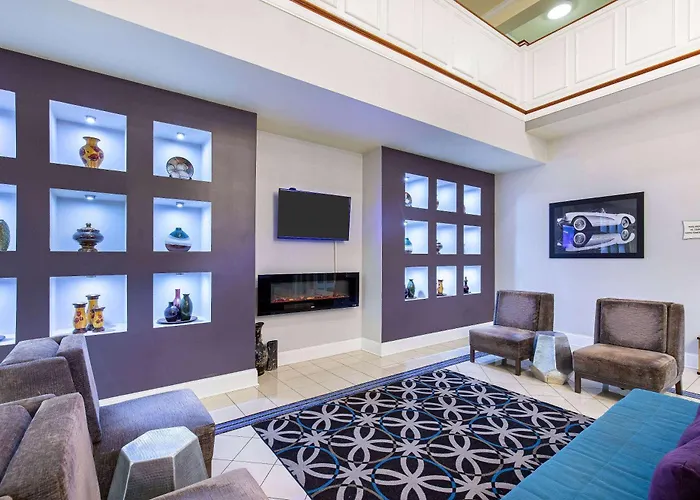 La Quinta By Wyndham Bowling Green