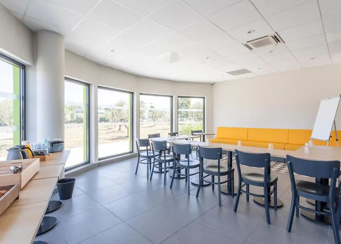 B&B Hotel Saint-Martin-De-Crau Alpilles Camargue