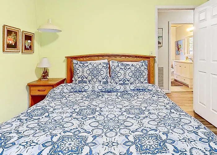 Fort Bragg Cottage - Walk To The Beach & Bluffs
