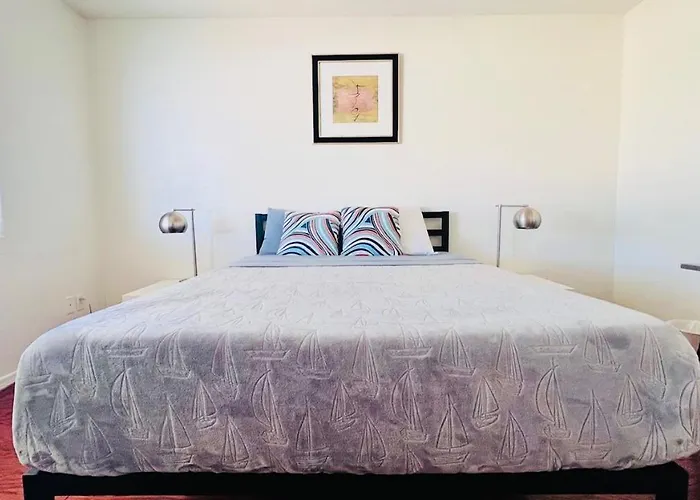 Cozy 3 Bedrooms Town Home In Chandler With Community Pool