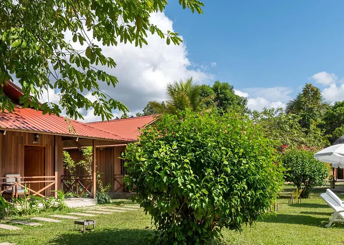 Wakaya Ecolodge