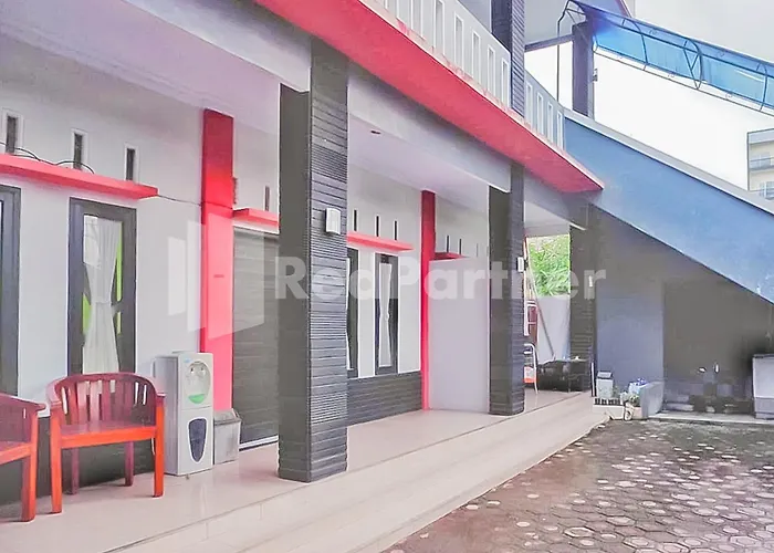 Indah Savana Hotel Mitra Reddoorz