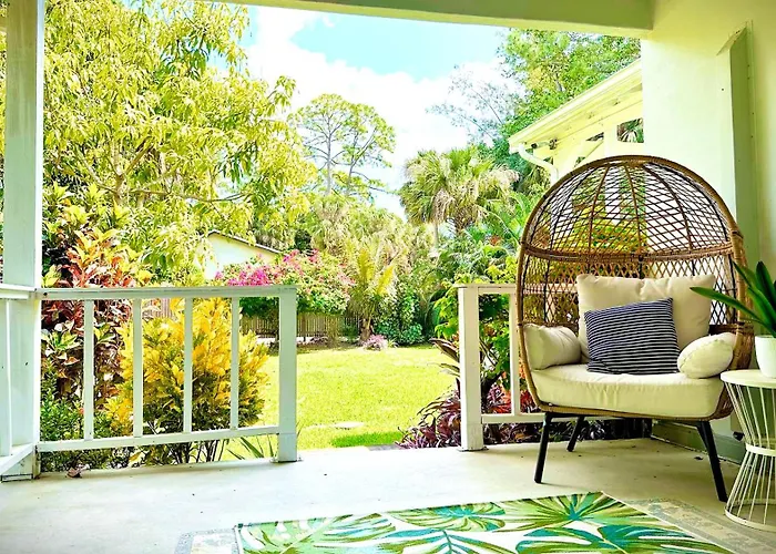 Luxury Jupiter Farm Getaway Heated Pool, Bbq, Game Shed, 1 Acre Yard!