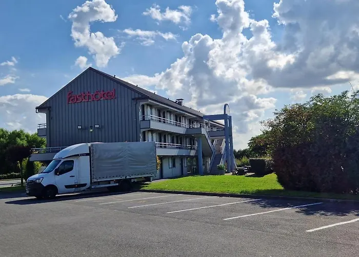 Fasthotel Roissy - Saint-Witz