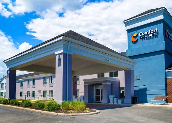 Comfort Inn & Suites Nw Milwaukee