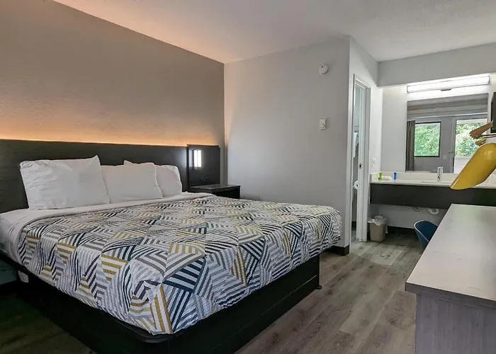 Motel 6-Nashua, Nh - South