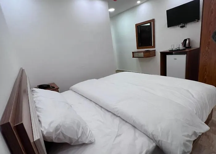 Petra Family Hotel