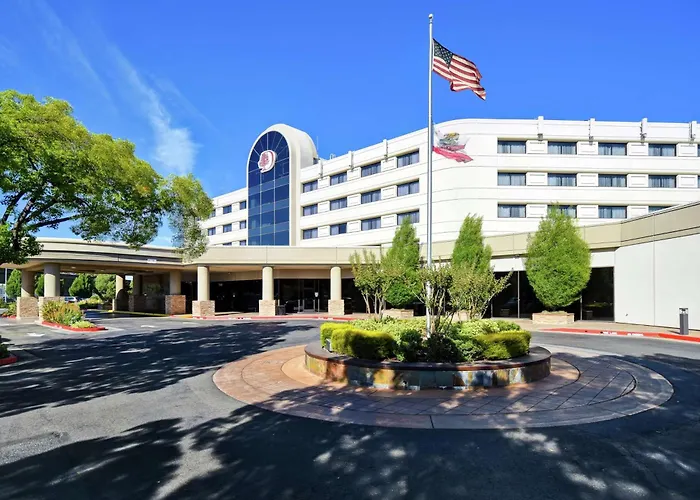 Doubletree By Hilton Pleasanton At The Club
