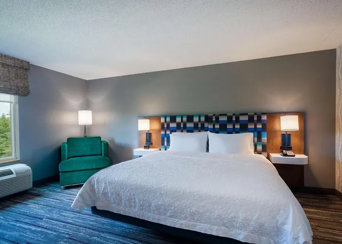 Hampton Inn & Suites Herndon-Reston