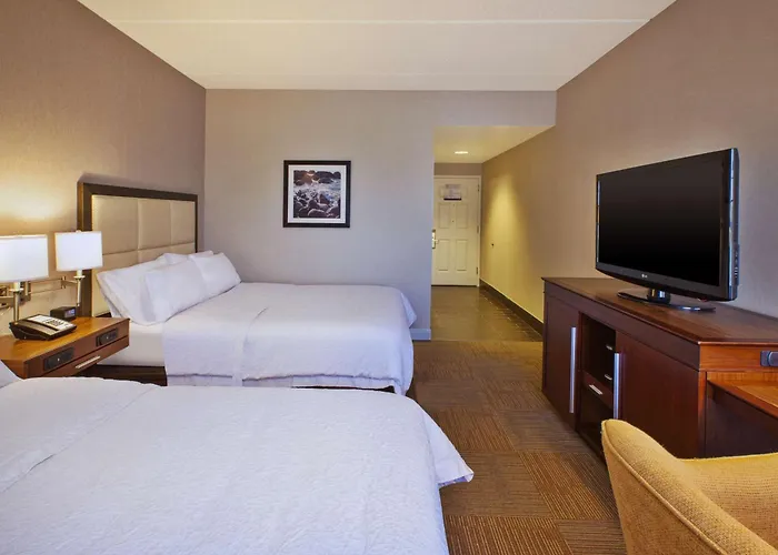 Hampton Inn & Suites Providence-Warwick Airport
