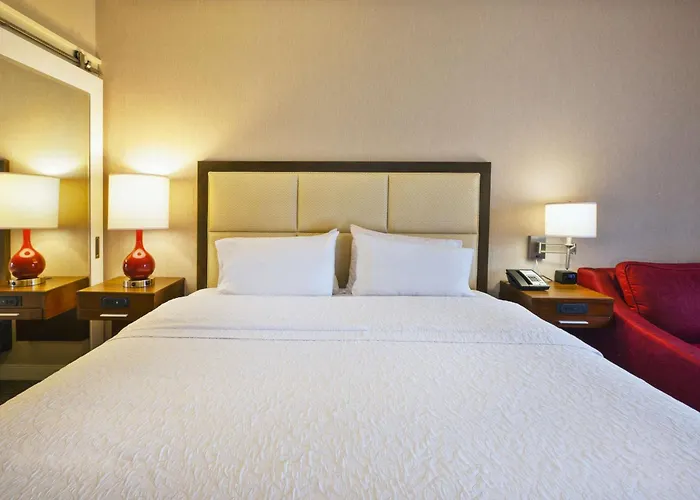 Hampton Inn & Suites Providence-Warwick Airport