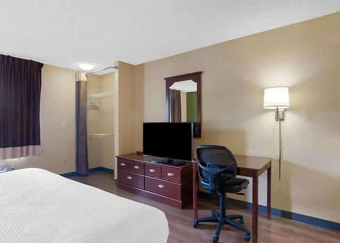 Extended Stay America Suites - Kansas City - Shawnee Mission