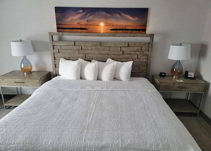 Hampton Inn & Suites Erie Bayfront