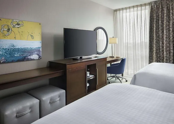 Hampton Inn & Suites Teaneck/Glenpointe