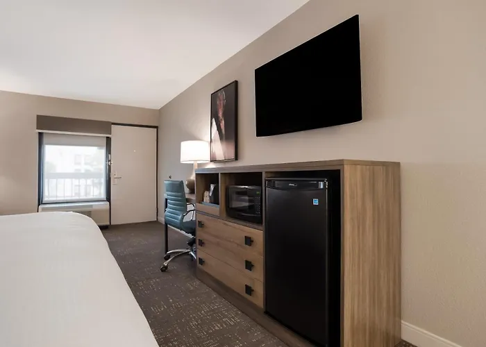 Best Western Flagship Inn