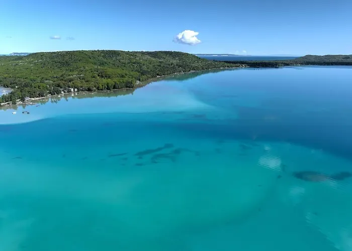 Big Glen Lakefront In Glen Arbor