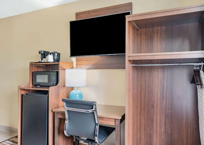Super 8 By Wyndham Joliet