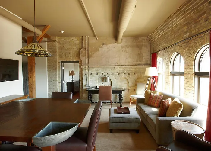 Brewhouse Inn And Suites