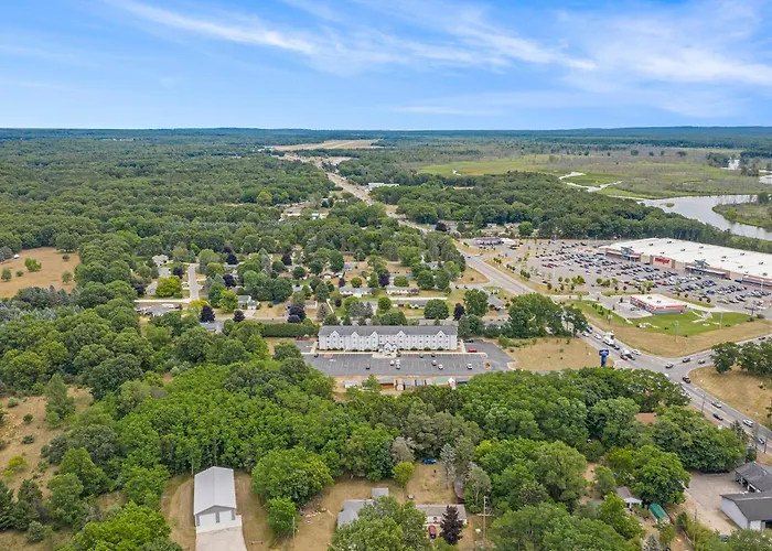 Microtel Inn And Suites Manistee