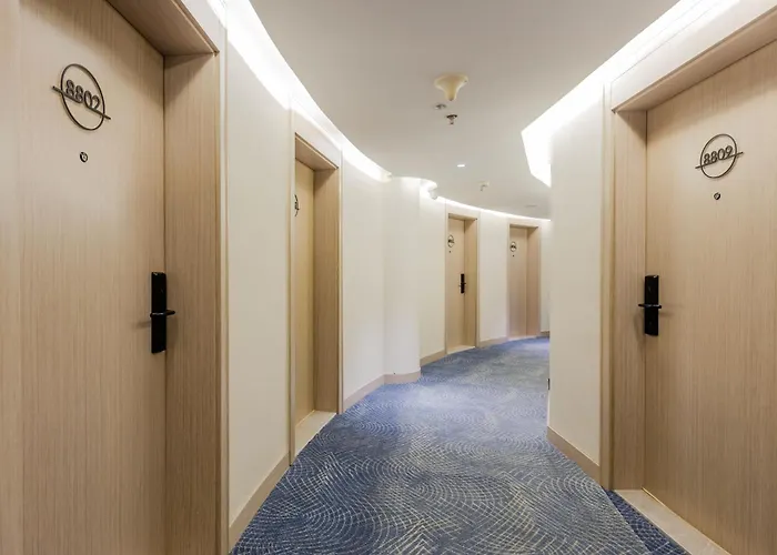 Xinhuating Business Hotel