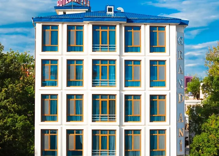 Grand Ani Hotel