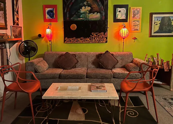 Space Castle: A 1950S Gas Station Transformed Into An Art Themed Wonderland