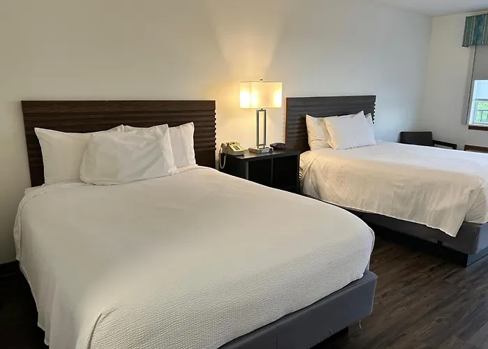 Seven Gables Inn