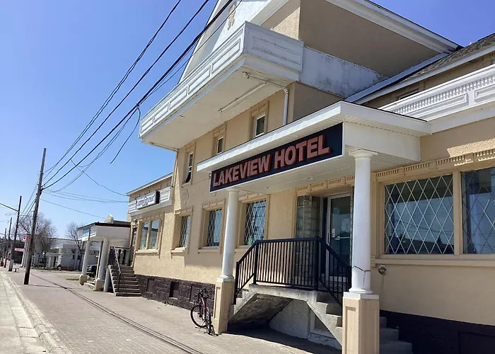 Lakeview Hotel