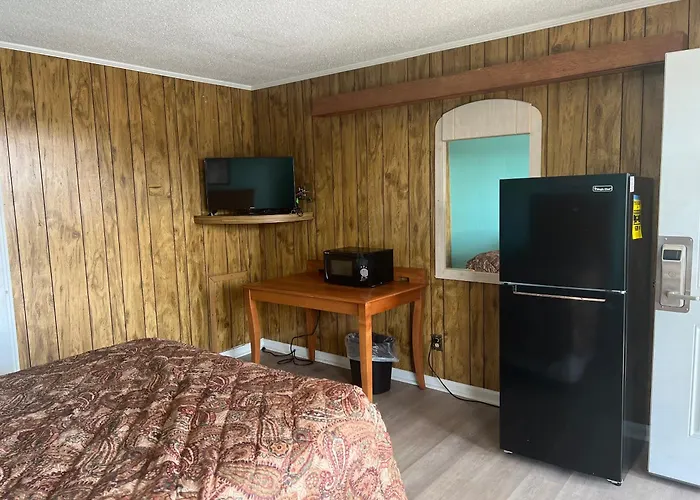 Pinelodge Motel