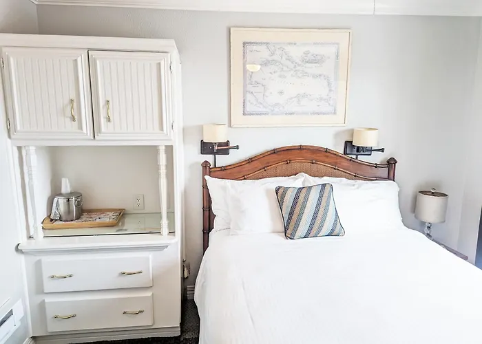 Capitola Hotel