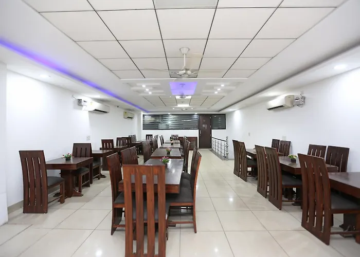 Oyo Mahak Residency