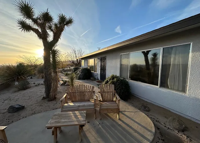 The Outpost Joshua Tree: Hot Tub, Gameroom, Jtnp