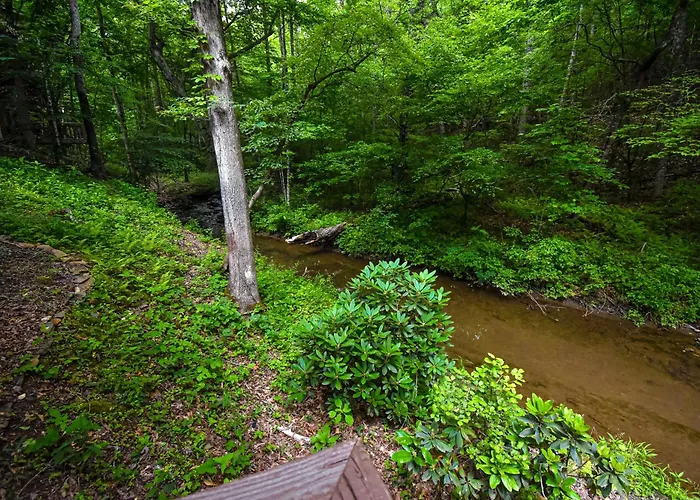Creekside Getaway