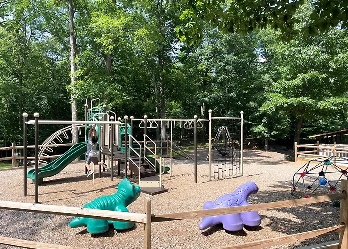 Camelback Pocono Getaway W/ Hot Tub & Games!