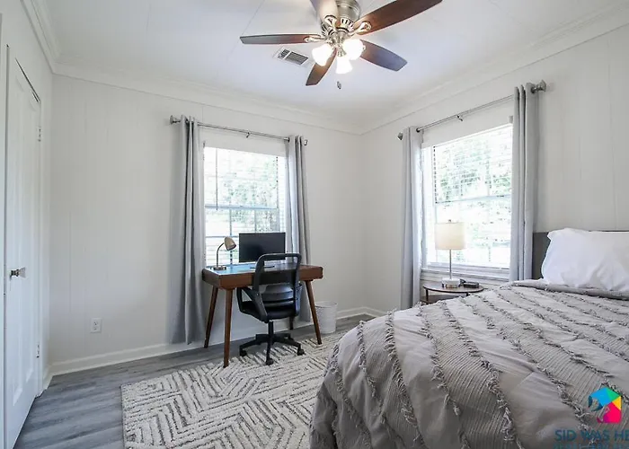 Spacious Home In Richmond Hill, Pet Friendly W- King Bed