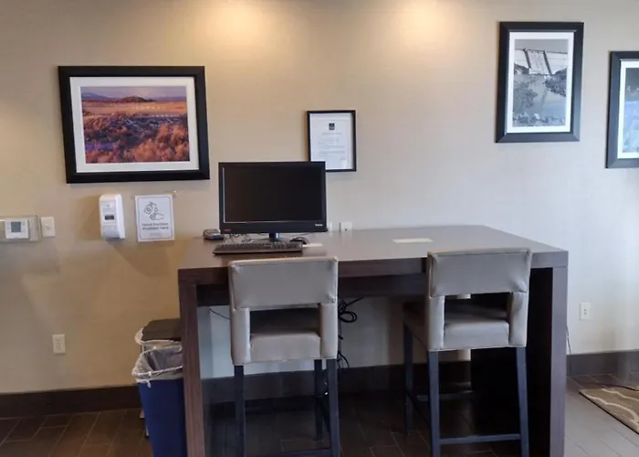 Comfort Suites Redding - Shasta Lake