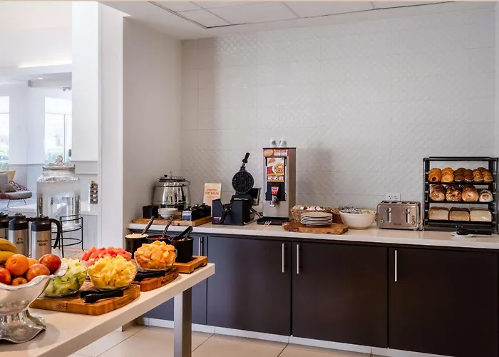 Hilton Garden Inn Bakersfield