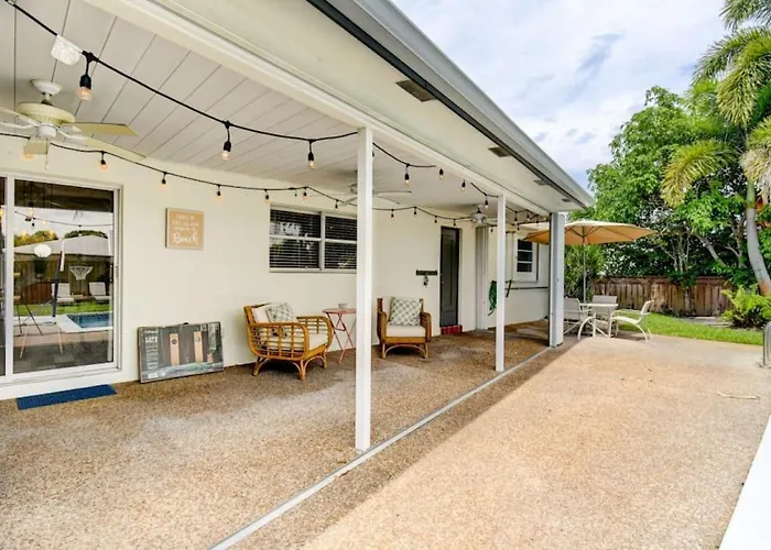 Boynton 3 2 Pool House