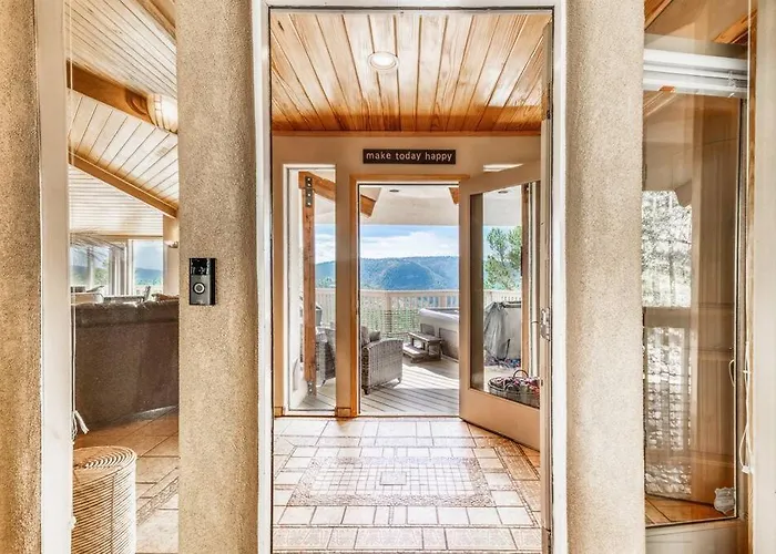 Mesa Verde, Hot Tub, Pedestal Octagon Home / Mount