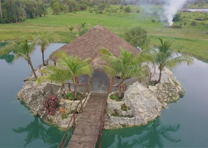Beautiful Vacation Home Across From Lake Okeechobee