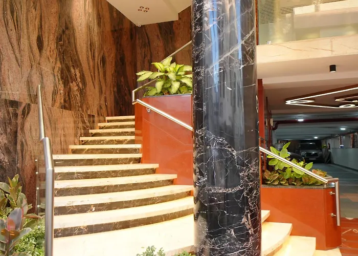 Hotel Grand Sabarees