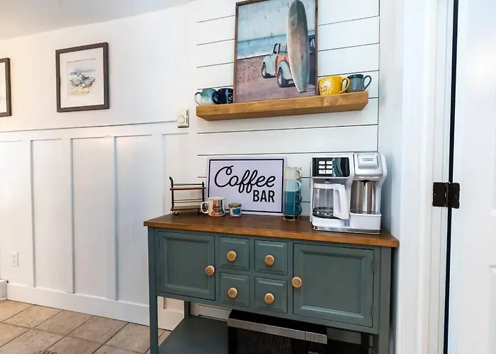 Two Cottages With Patios - Close To Beach