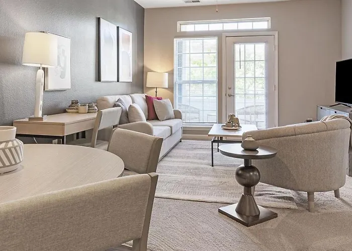 Landing Modern Apartment With Amazing Amenities