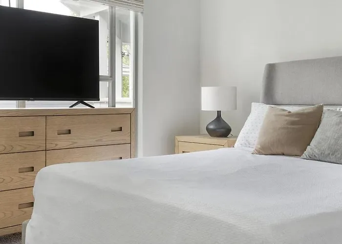 Landing Modern Apartment With Amazing Amenities