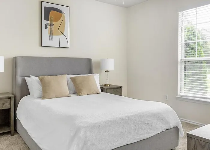 Landing Modern Apartment With Amazing Amenities