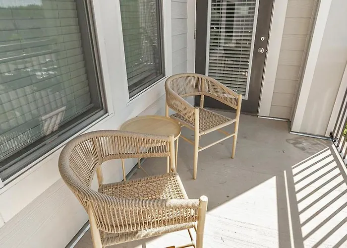 Landing Modern Apartment With Amazing Amenities